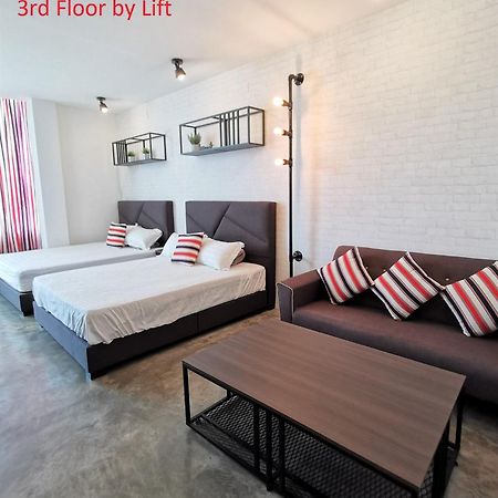 Mwv Family Suite Room Muar Exterior photo